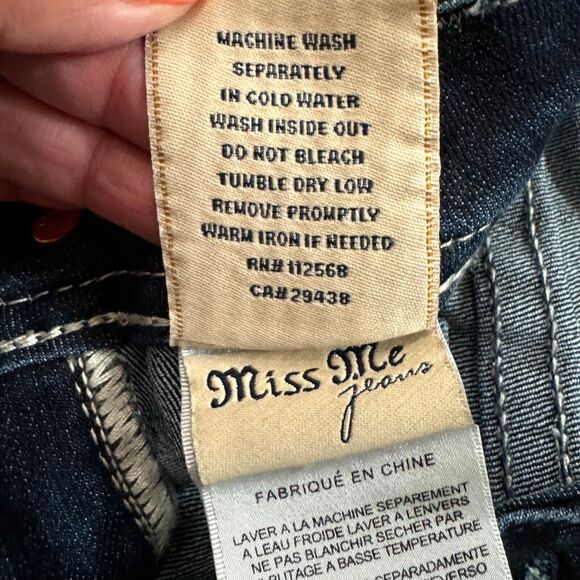 Miss Me MP724982 Pearl & Rhinestone Front Pocket Dark Wash Bootcut Jeans. - Picture 6 of 16